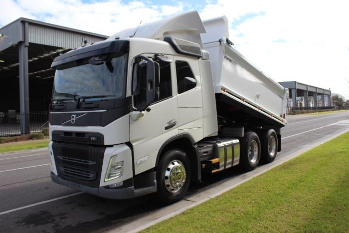 2021 Volvo Fm Series FM11