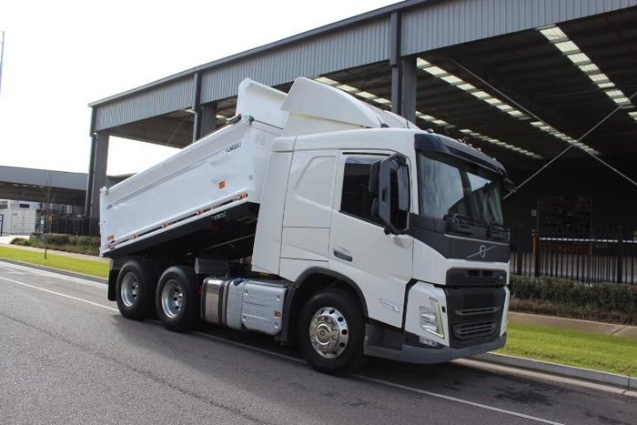 2021 Volvo Fm Series FM11