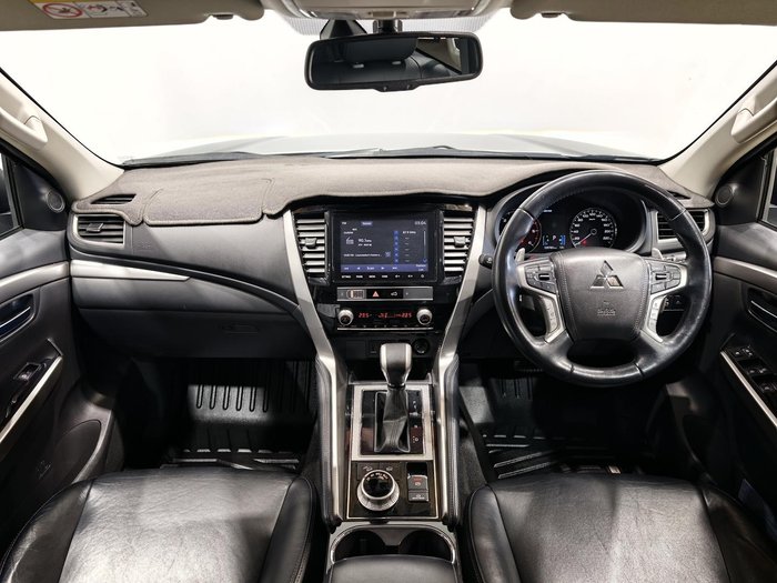 2020 Mitsubishi Pajero Sport GLS