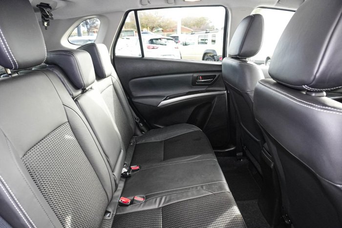 2023 Suzuki S-Cross ALLGRIP Prestige