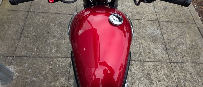 2019 Triumph BONNEVILLE T100 BLACK RED