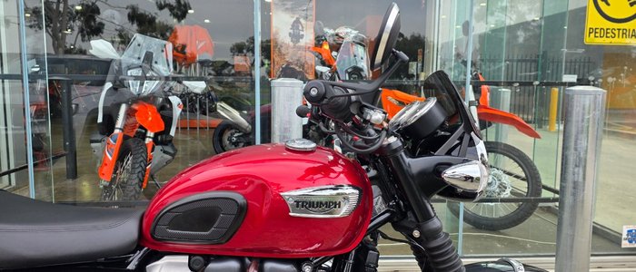 2019 Triumph BONNEVILLE T100 BLACK RED