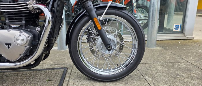 2019 Triumph BONNEVILLE T100 BLACK RED