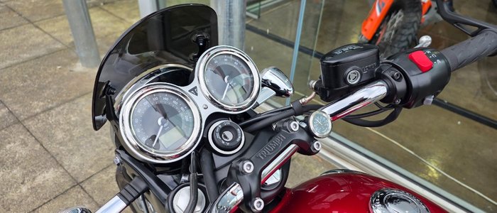 2019 Triumph BONNEVILLE T100 BLACK RED