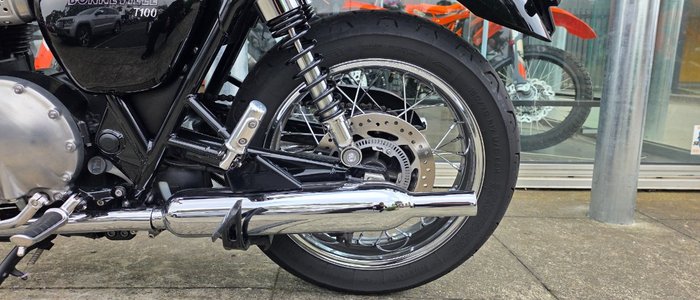 2019 Triumph BONNEVILLE T100 BLACK RED