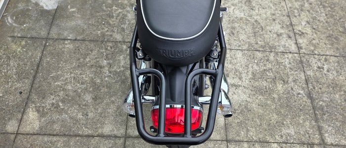 2019 Triumph BONNEVILLE T100 BLACK RED