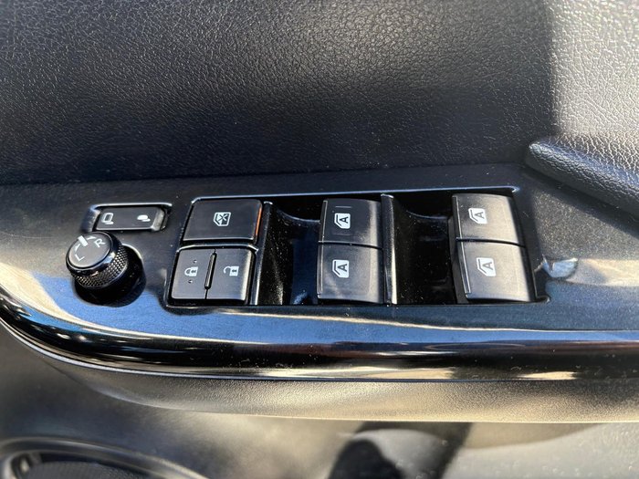 2015 Toyota Hilux SR5