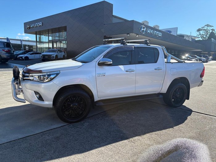 2015 Toyota Hilux SR5
