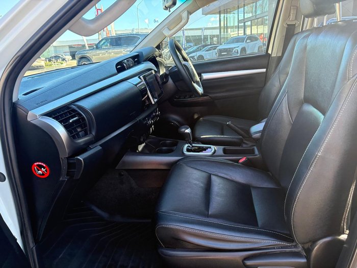 2015 Toyota Hilux SR5