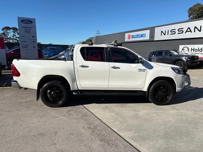 2015 Toyota Hilux SR5