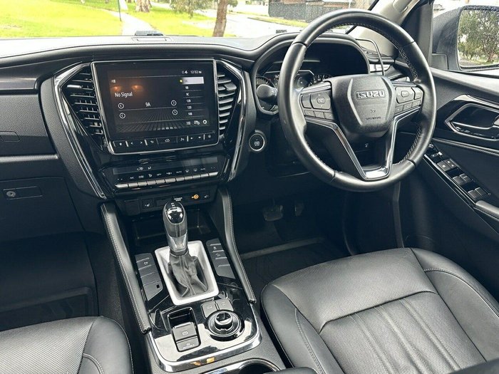2023 Isuzu MU-X LS-T
