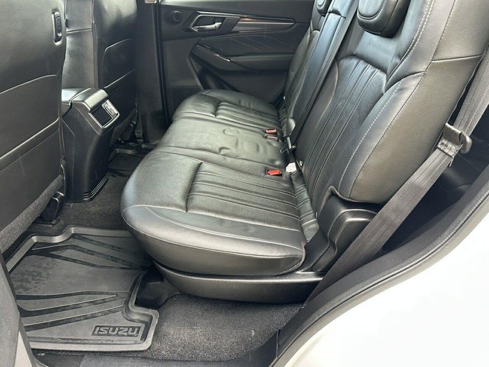 2023 Isuzu MU-X LS-T