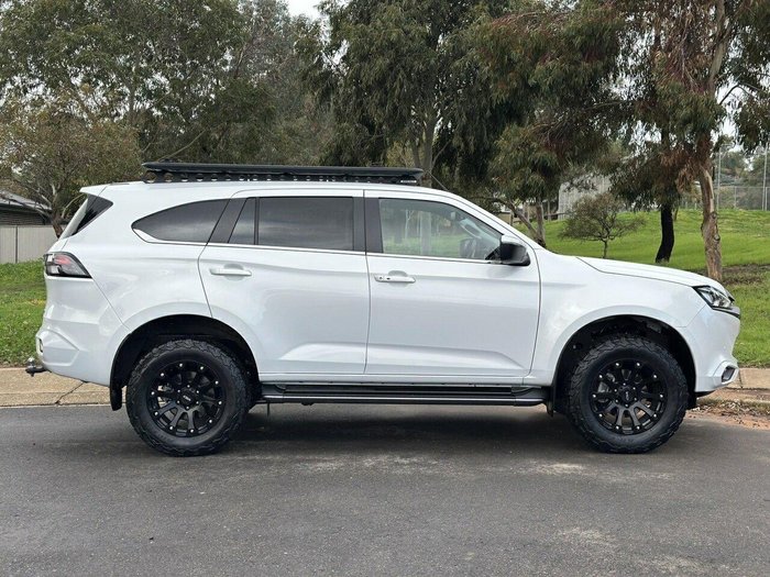 2023 Isuzu MU-X LS-T