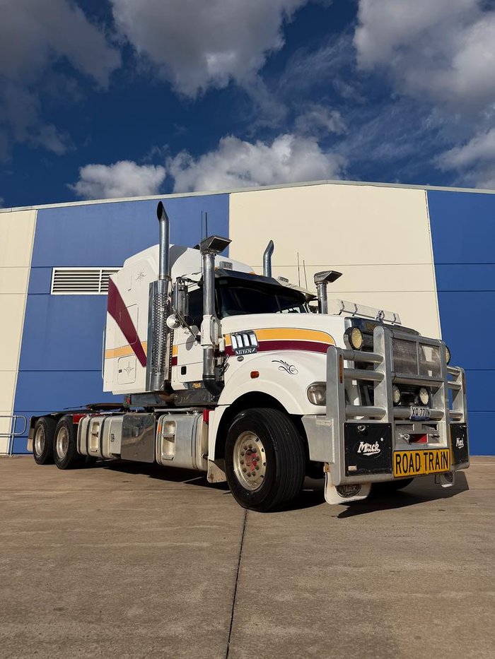 2013 Mack Titan