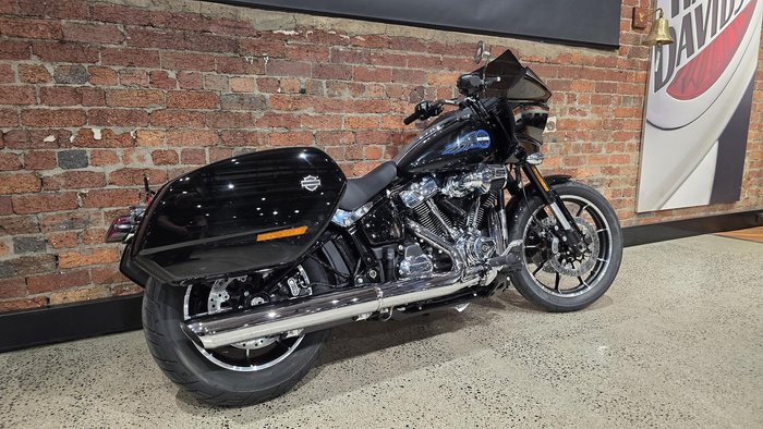 Harley-Davidson Low Rider ST 117 (FXLRST) Softail