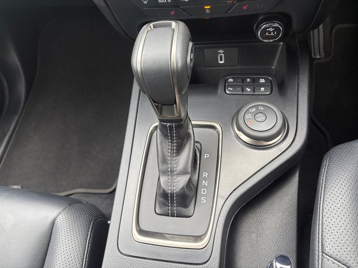 2022 Ford Everest Titanium