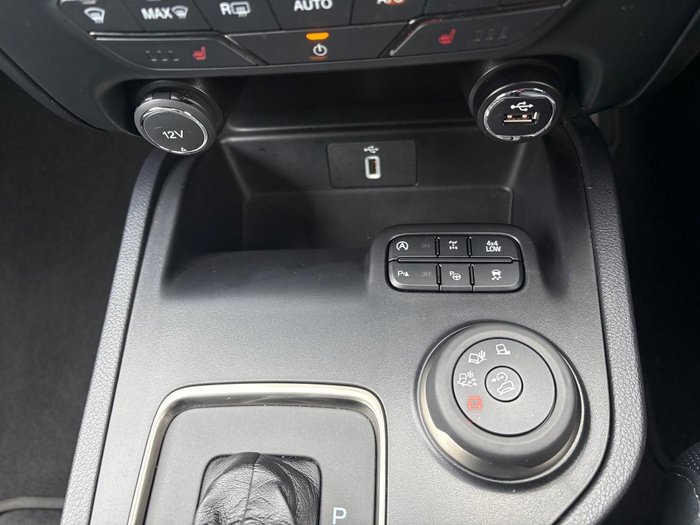 2022 Ford Everest Titanium