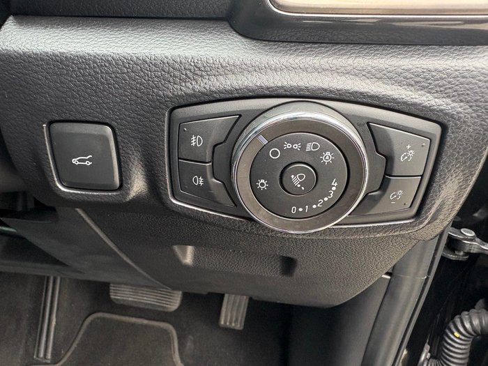 2022 Ford Everest Titanium