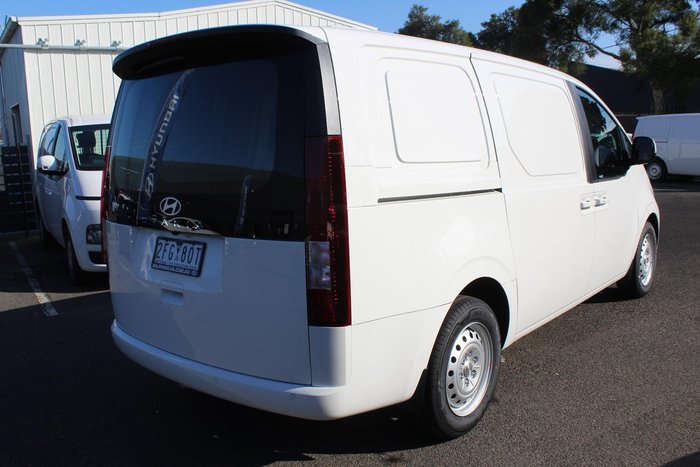 2026 Hyundai STARIA LOAD