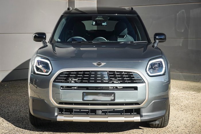 2026 MINI Countryman C Favoured