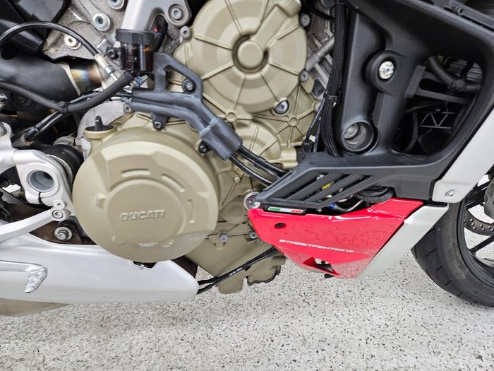2022 DUCATI STREETFIGHTER V4 Red