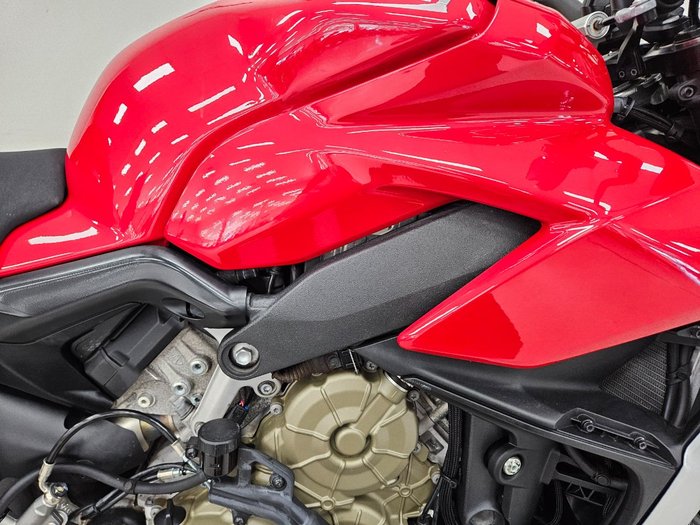 2022 DUCATI STREETFIGHTER V4 Red