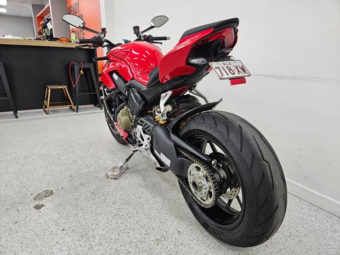 2022 DUCATI STREETFIGHTER V4 Red