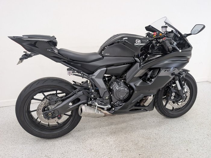 2025 YAMAHA YZF-R7LA Black
