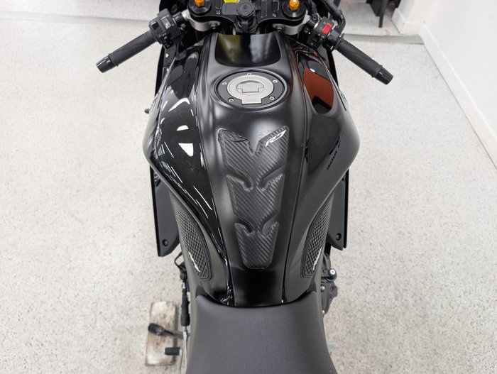 2025 YAMAHA YZF-R7LA Black