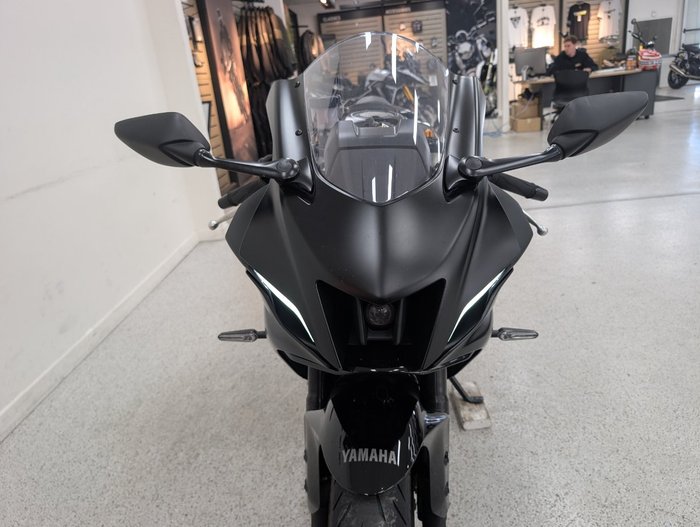 2025 YAMAHA YZF-R7LA Black