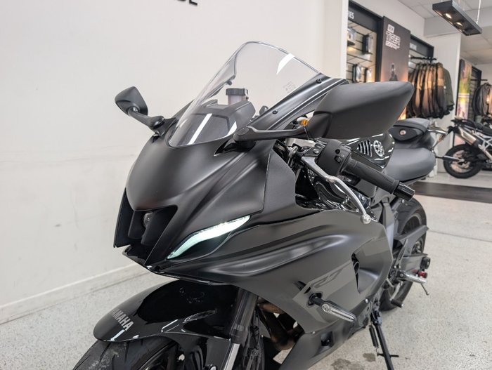2025 YAMAHA YZF-R7LA Black