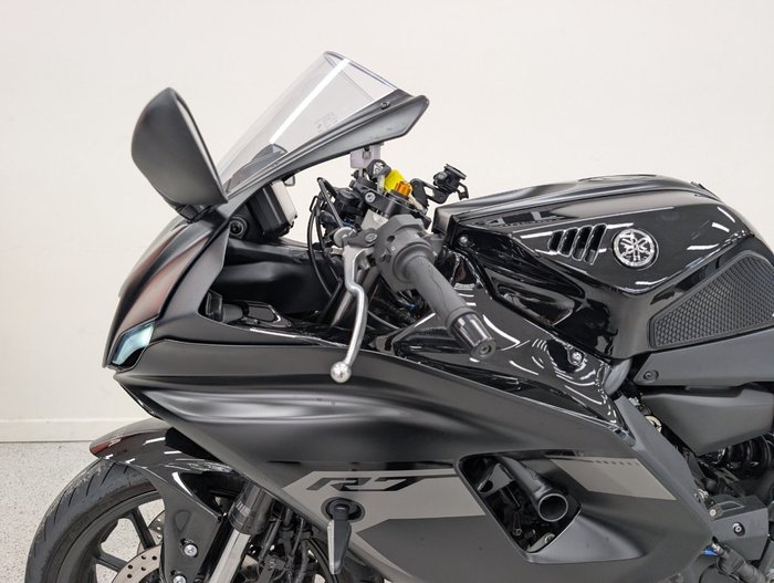 2025 YAMAHA YZF-R7LA Black