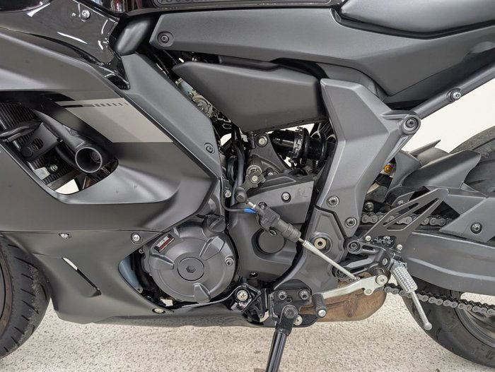 2025 YAMAHA YZF-R7LA Black