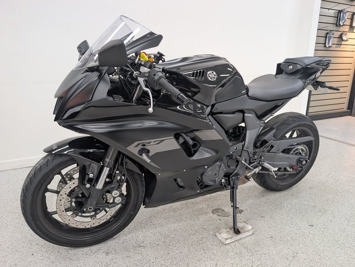 2025 YAMAHA YZF-R7LA Black