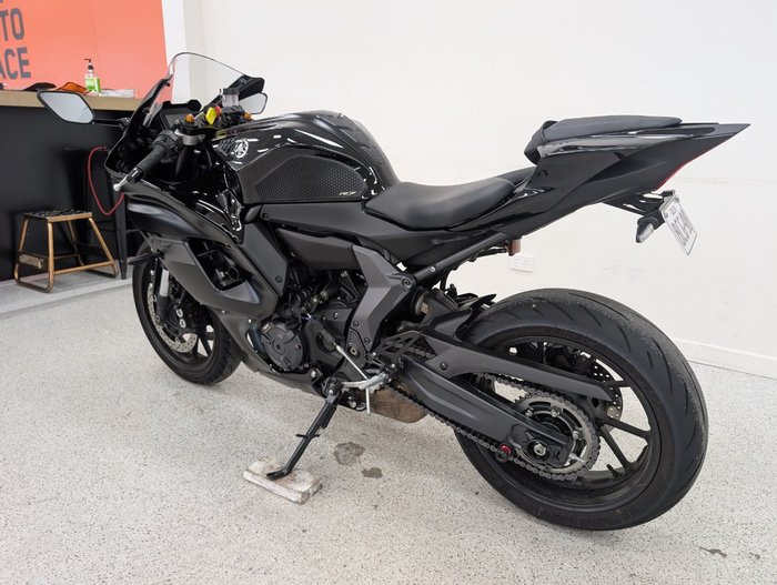 2025 YAMAHA YZF-R7LA Black
