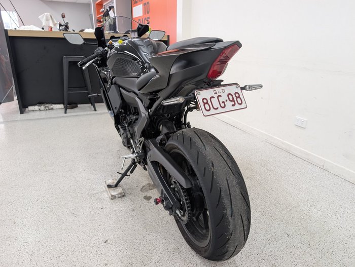 2025 YAMAHA YZF-R7LA Black