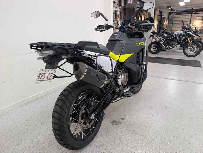 2022 HUSQVARNA NORDEN 901 Black