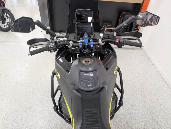 2022 HUSQVARNA NORDEN 901 Black