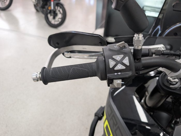 2022 HUSQVARNA NORDEN 901 Black