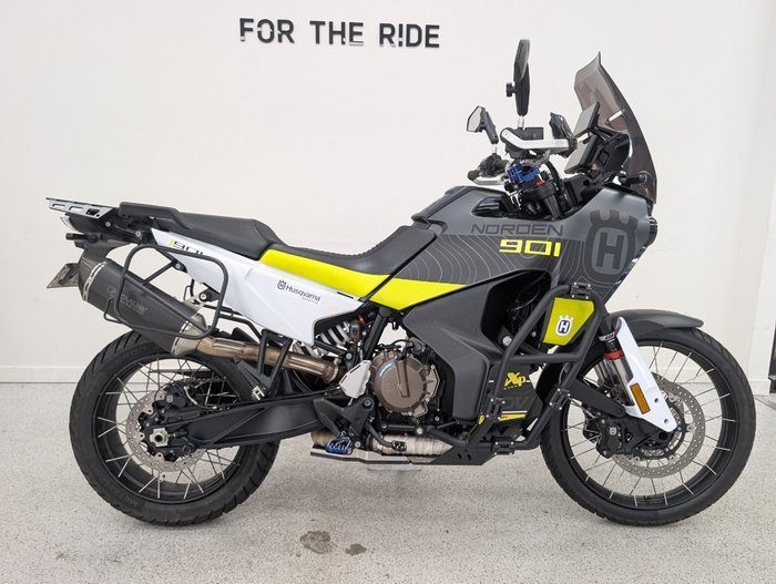2022 HUSQVARNA NORDEN 901 Black