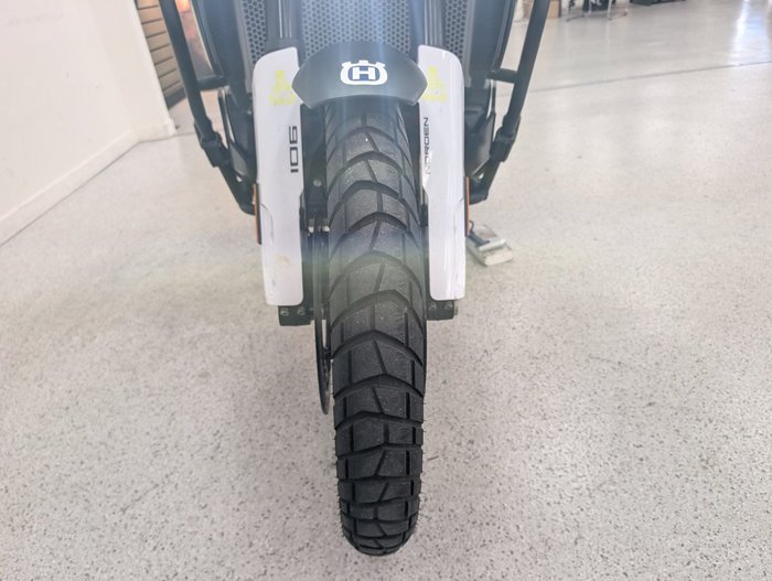2022 HUSQVARNA NORDEN 901 Black