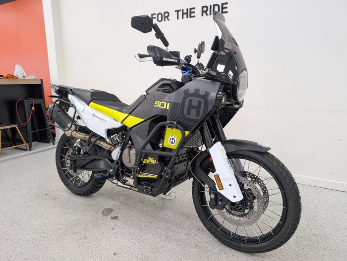 2022 HUSQVARNA NORDEN 901 Black