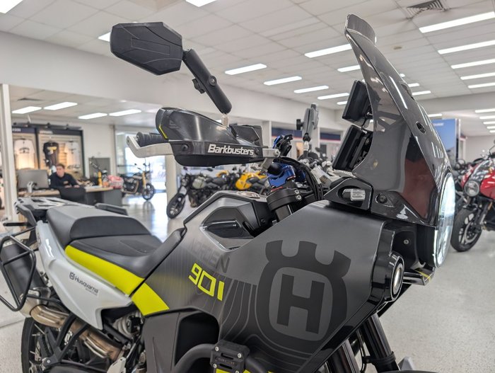 2022 HUSQVARNA NORDEN 901 Black