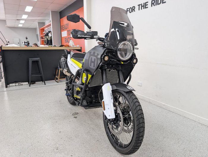 2022 HUSQVARNA NORDEN 901 Black