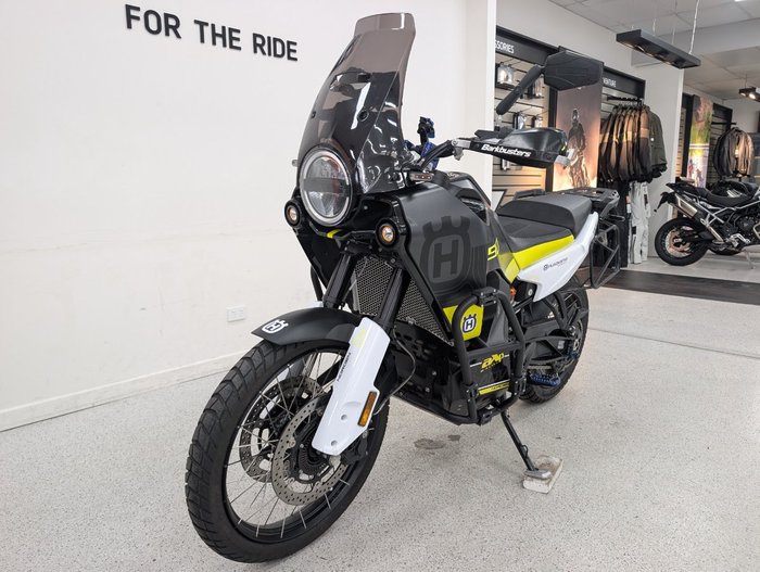 2022 HUSQVARNA NORDEN 901 Black