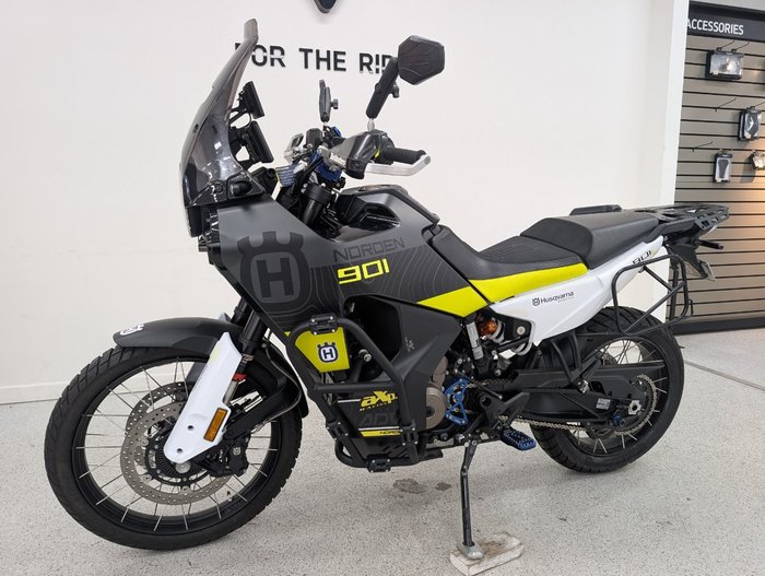 2022 HUSQVARNA NORDEN 901 Black