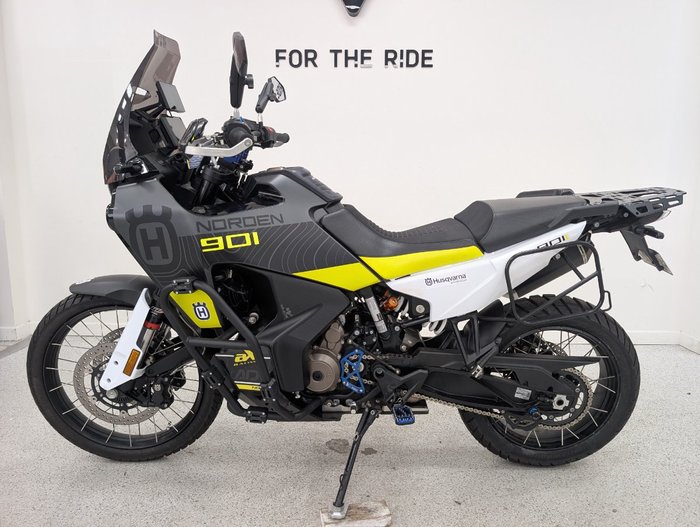 2022 HUSQVARNA NORDEN 901 Black