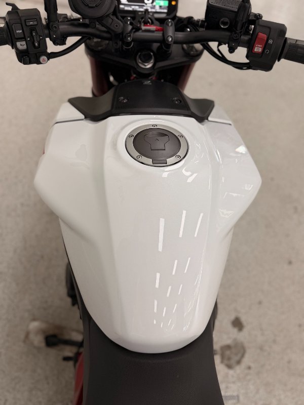 2023 Honda CB750 (HORNET) White