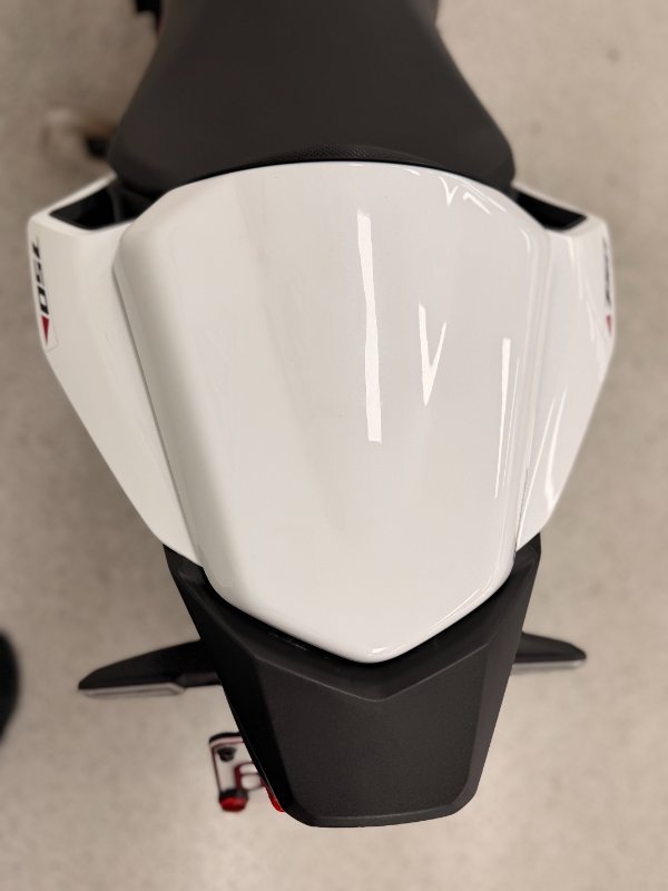 2023 Honda CB750 (HORNET) White