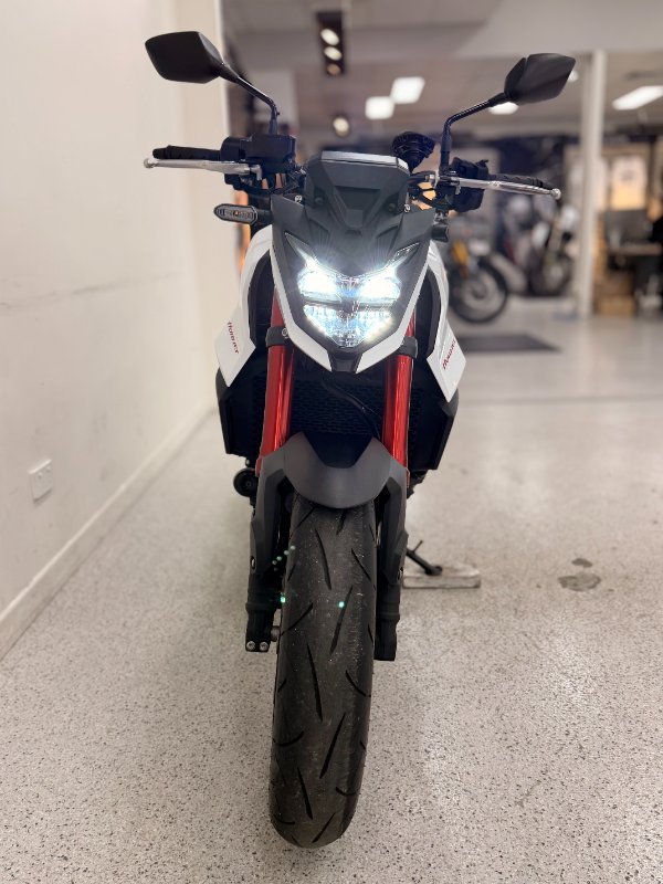 2023 Honda CB750 (HORNET) White